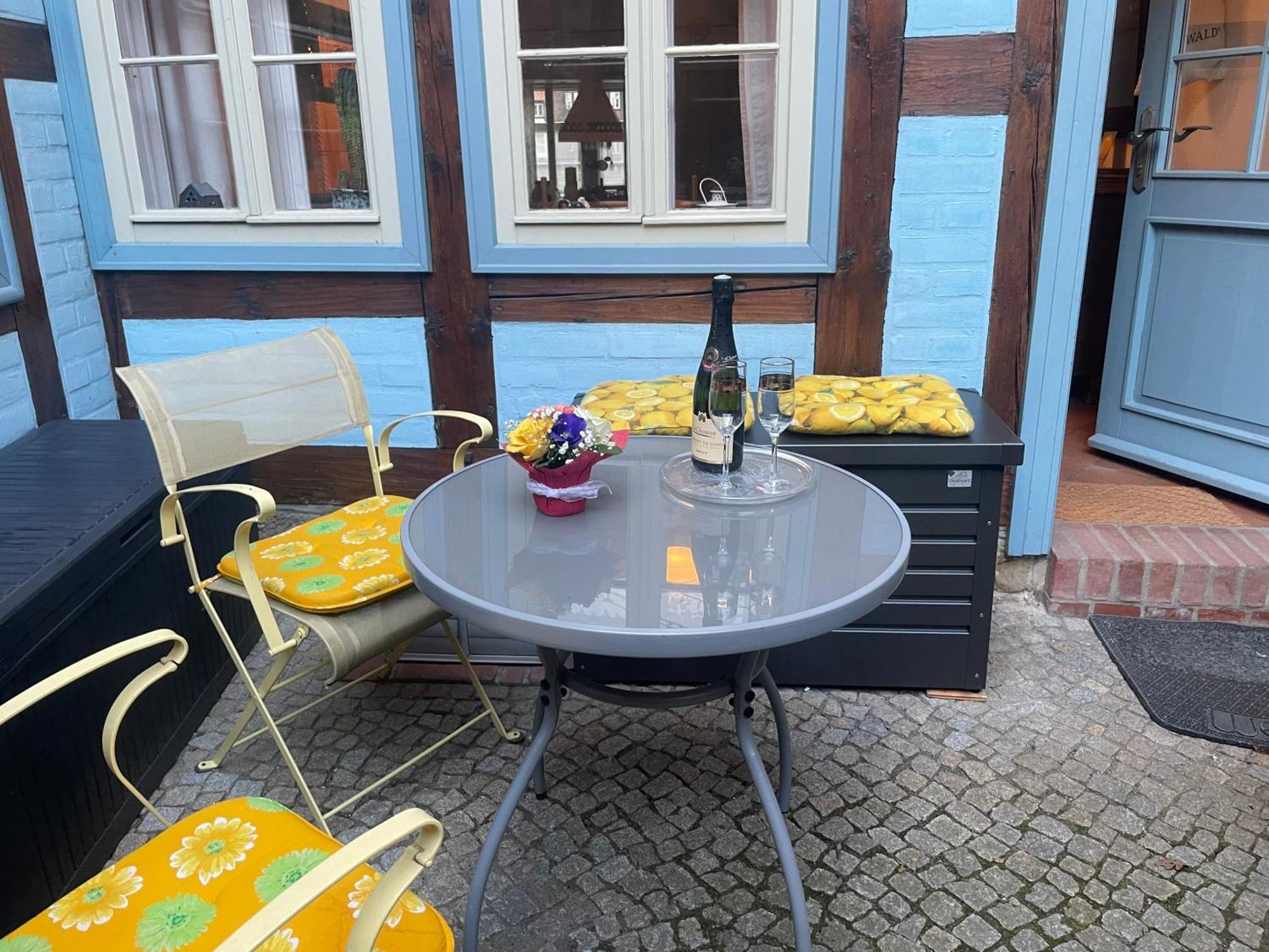 Apartment Blaues Haeuschen *